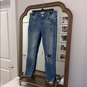 ZARA WOMEN JEANS, SIZE 6!